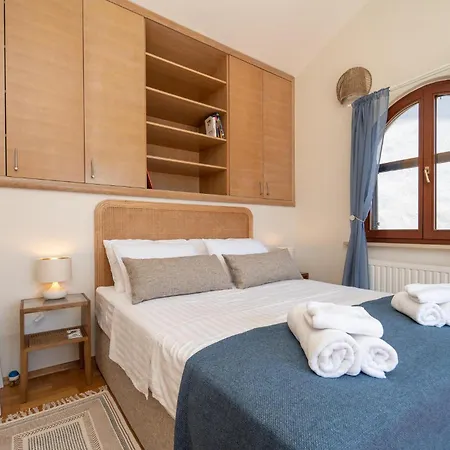 Lostura Tatil Evi