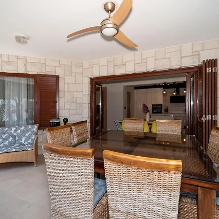 Lostura Casa vacanze Kožino