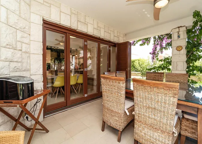 Lostura Сasa de vacaciones Kožino